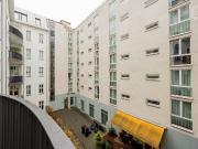 Luxury Apartment in Berlin Olivaer Platz, Berlin...