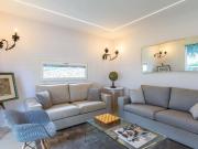 Luxury Apartment in Modern Villa Unit 1