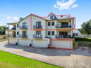 Luxury Apartment Walking Distance to CBD