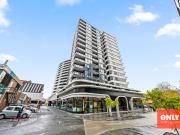 Luxury Apartment with Panoramic Views in the Heart of...