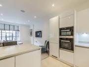 Luxury Apartment with River Views, Rainville Road, W6 9UF