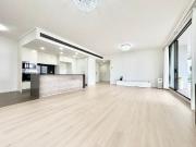 Luxury Apartment with Spectacular Water Views | Top...