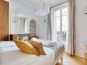 Luxury apt with balcony 4BD/8P Marais/Bastille, Paris...