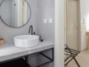 Luxury Beachfront Apartment VI