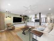 Luxury Beachside Living + Short Stroll to PumiceStone...