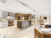 Luxury Beachside Villa in the Heart of Main Beach