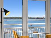 Luxury Broadwater Apartment with Breathtaking Panoramic...