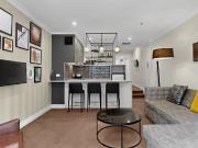 Luxury CBD Apartment in Iconic Hotel – Ideal to Invest...