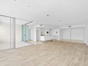 Luxury Coastal Living at Q1 Resort – Level 38