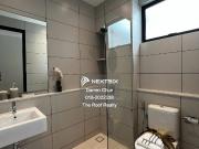 Luxury condominium With private lift lobby