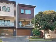 Luxury & Contemporary Terrace House East Facing Corner! Luxury & Contemporary Terrace House East Facing Corner!