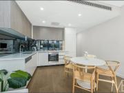 LUXURY & COZY TOWNHOUSE LIVING IN A HIDDEN GEM