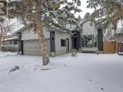 Luxury Executive Rental with Hot Tub & Gym – Available...