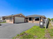 Luxury Family Living, Flawlessly Renovated Coastal Retreat