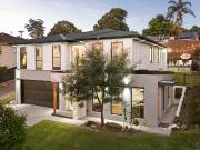 Luxury Family Living with Separate Self Contained Granny...