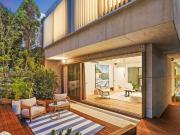 Luxury Freestanding Beach House with No Expense Spared!