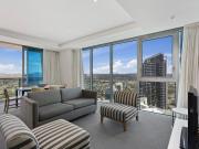 LUXURY FULLY FURNISHED APARTMENT HILTON SURFERS PARADISE...
