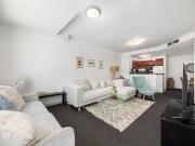 Luxury fully furnished apartment with iconic harbour views