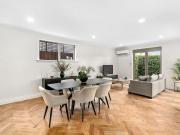 Luxury Ground Floor Apartment with Private Garden in...