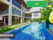 LUXURY HOUSE AND LOT FOR SALW IN MULTINATIONAL VILLAGE