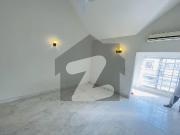 Luxury House With Front Big Garden E 7