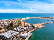 Luxury inner city apartment in Marlston Waterfront