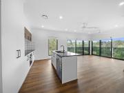 Luxury Lakeside Living 5 Bedroom Executive Home in...