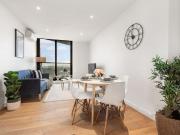 Luxury Lakeside Living with Bay Views