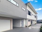 Luxury Lakeside, Low Maintenance Living