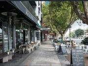 Luxury, Lifestyle and Location Steps to the Beach, Cafes...