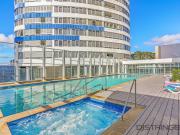 Luxury lifestyle awaits / position perfect