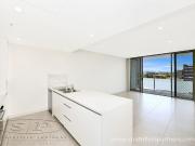 Luxury Light filled 2 Bedroom Apartment Feel safe and...