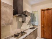 Luxury Living! 1 Kanal Designer Bungalow with 5 Beds for...