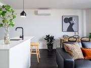 Luxury Living 2BEDAPARTMENT – FURNISHED FREE PARKING