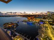 Luxury Living Above Elizabeth Quay Spectacular Views,...