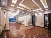 Luxury Living Awaits 2 Kanal Victorian Designer House...