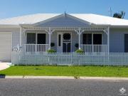 Luxury Living in North Mackay ? Designer 3 Bedroom... Luxury Living in North Mackay ? Designer 3 Bedroom...