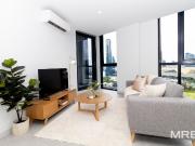 BTR Luxury living in South Melbourne Move in offer: 1...