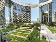 luxury living in the heart of the CBD! Car park included