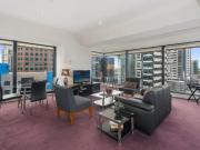 Luxury Living in the Iconic Eureka Tower in the Heart of...