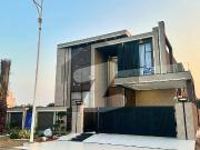 Luxury Living Redefined 1 Kanal Fully Furnished 5 Bed...