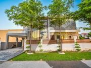 Luxury Modern House Near McDonalds Prime Location