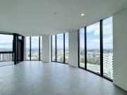 Luxury nearly brand new three bedrooms with unblocking...