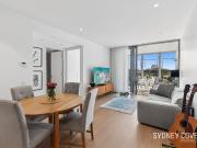 LUXURY NORTH EAST APARTMENT WITH VIEWS OF THE HARBOUR...