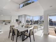 Luxury North Facing Penthouse with Skylights &...