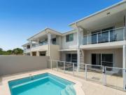 Luxury Oaks Pacific Blue Townhouse