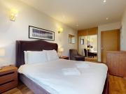 Luxury One Bedroom Apartment In Aldgate East