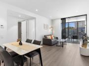 Luxury One Bedroom Apartment in Prestigious Barangaroo...