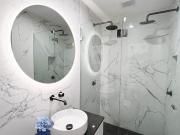 Luxury One Bedroom Apartment with Views & Exceptional...