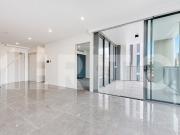 LUXURY ONE BEDROOM APRTMENT WITH STUDY ROOM